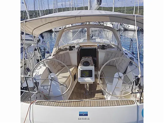 Bavaria Cruiser 37