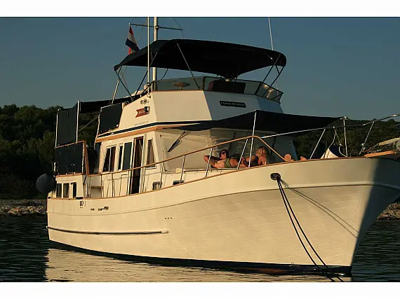 Hampton 42
