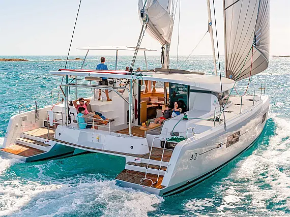 Lagoon 42.3