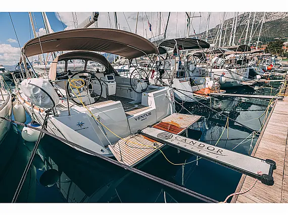 Sun Odyssey 449