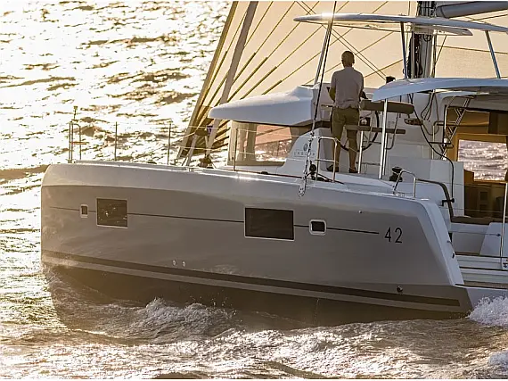 Lagoon 42 