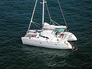 Lagoon 380 - External image