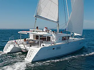 Lagoon 450 - External image