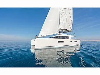 Lagoon 52F - External image