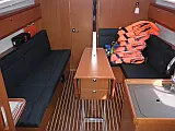 Bavaria Cruiser 33 - Internal image