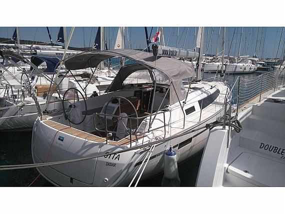 Bavaria Cruiser 37