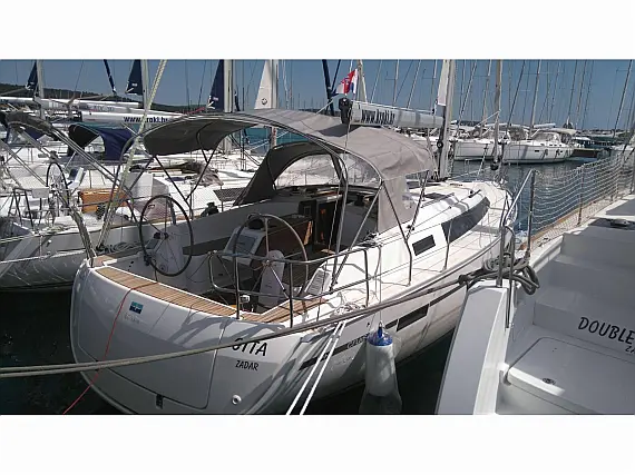Bavaria Cruiser 37