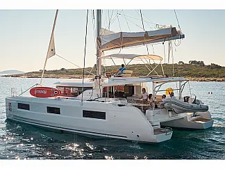 Lagoon 46 - External image
