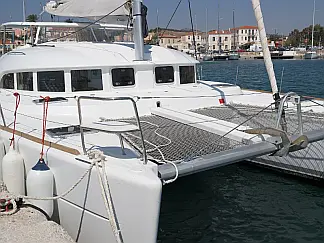 Lagoon 380 - External image