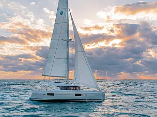 Lagoon 42 - External image