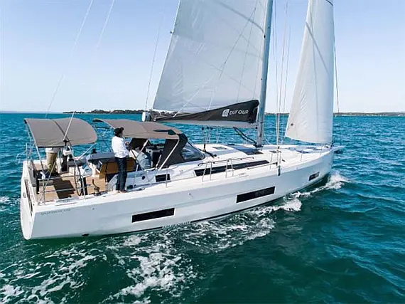 Dufour 470 GL - Immagine esterna