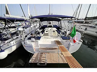 Oceanis 51.1 - External image
