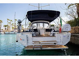Oceanis 46.1 (5 cab) - External image