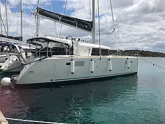 Lagoon 450F  - External image
