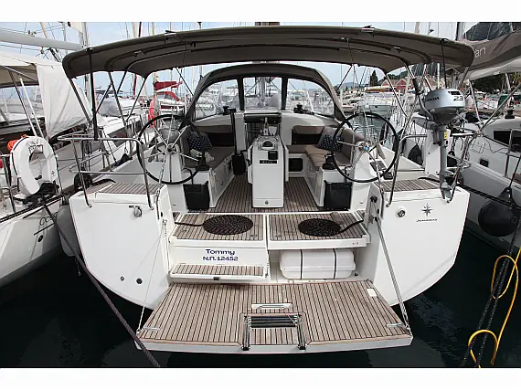 Sun Odyssey 440