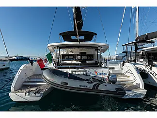 Lagoon 46 - External image