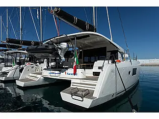 Lagoon 42 - External image