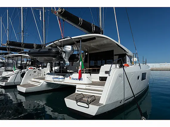 Lagoon 42