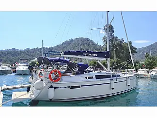 Bavaria Cruiser 34 - External image
