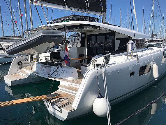Lagoon 42 owner version