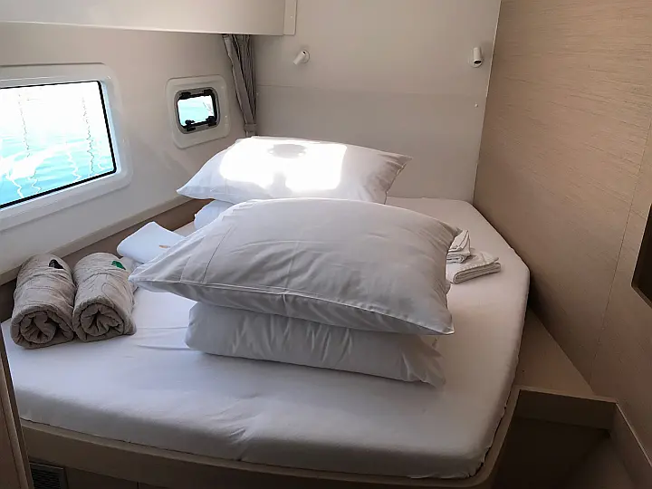 Lagoon 42 owner version - 
