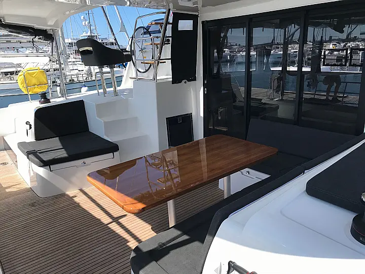 Lagoon 42 owner version - 