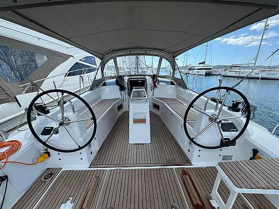 Oceanis 37.1