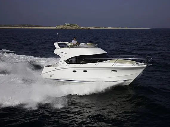 Beneteau Antares 36 - Immagine esterna