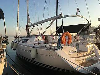 Sun Odyssey 39i - External image