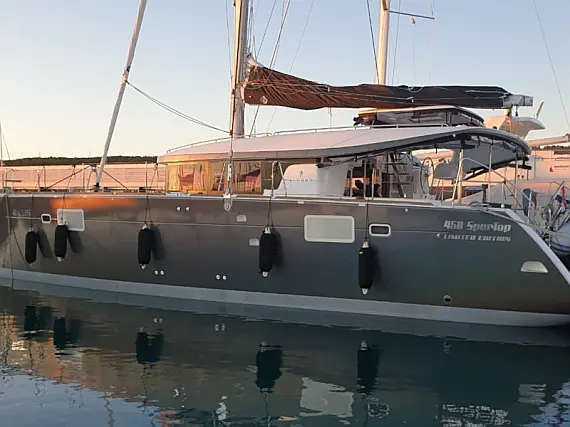 Lagoon 450 SporTop - Immagine esterna