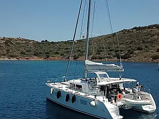 Lagoon 400 - External image