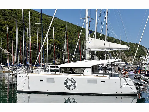 Lagoon 39