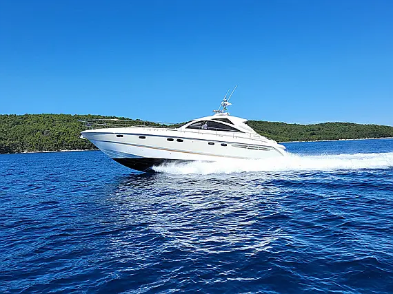 Fairline Targa 52 GT - Immagine esterna