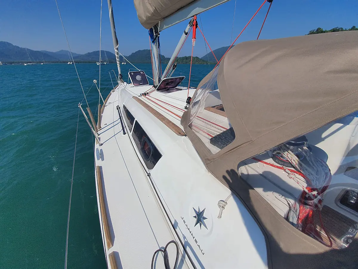 Sun Odyssey 33i (2013) in Thailand deck plan