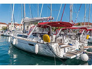 Oceanis 45 - External image
