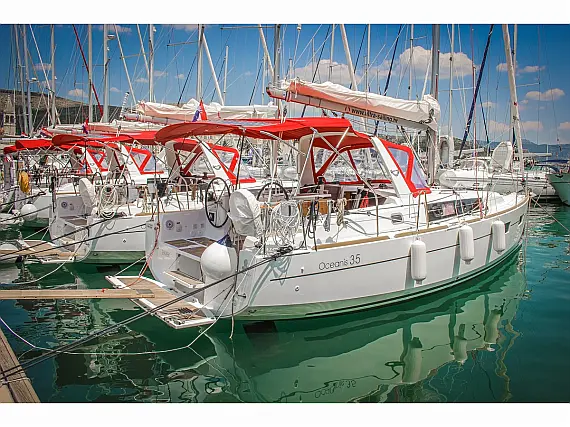 Oceanis 35