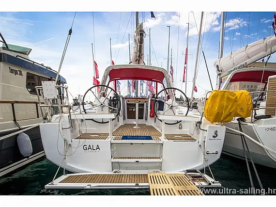Oceanis 35