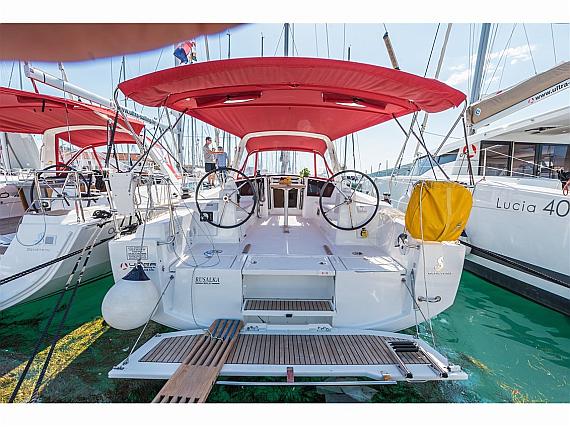 Oceanis 38