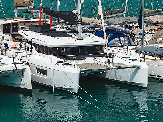 Lagoon 43