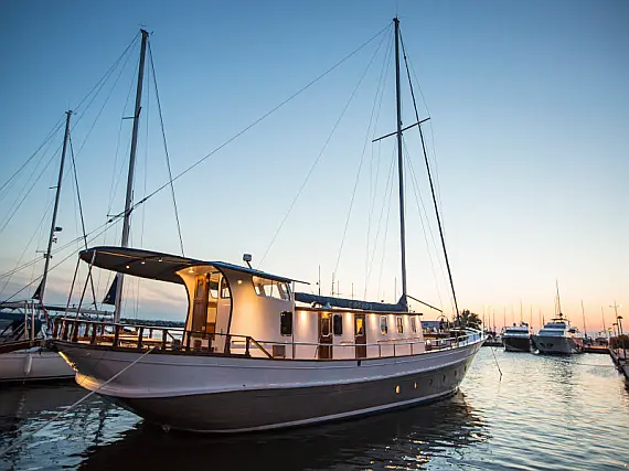 Greek Motorsailer - External image