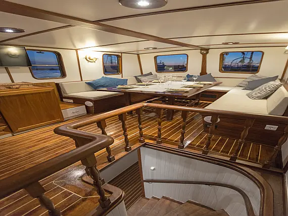 Greek Motorsailer - Internal image