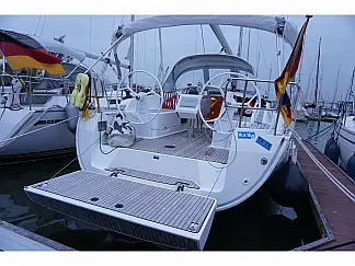 Bavaria Cruiser 37 - External image
