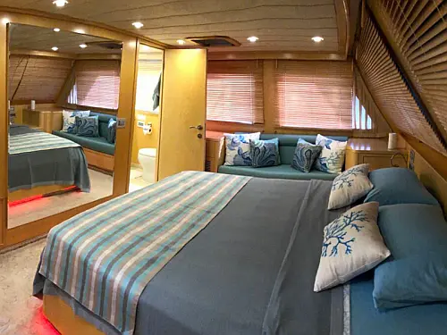 boat-sailing.gif