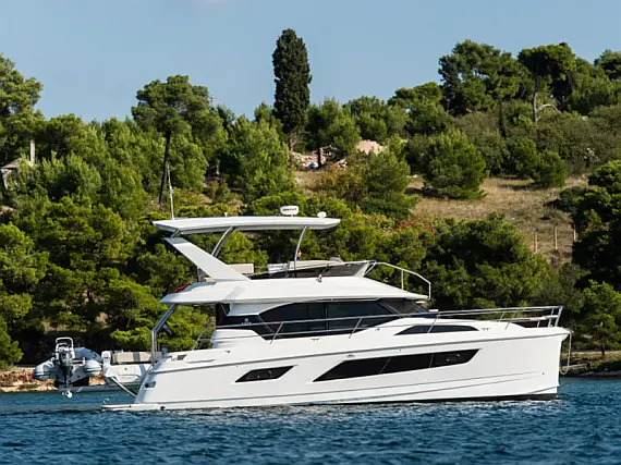 Aquila 44 Power catamaran - Immagine esterna