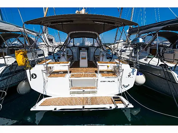Oceanis 38