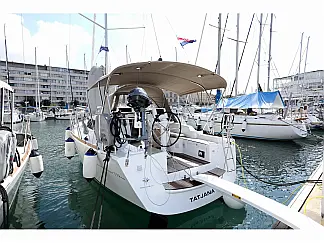 Sun Odyssey 319 - External image