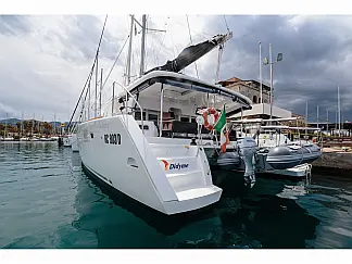 Lagoon 450 Fly - External image