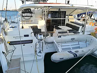 Lagoon 42 - External image