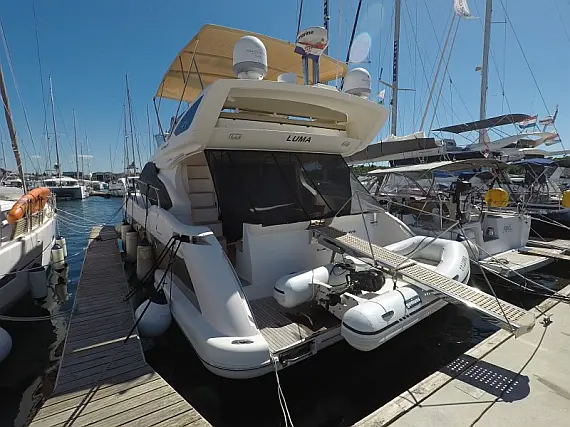 Azimut 47 Fly - Immagine esterna