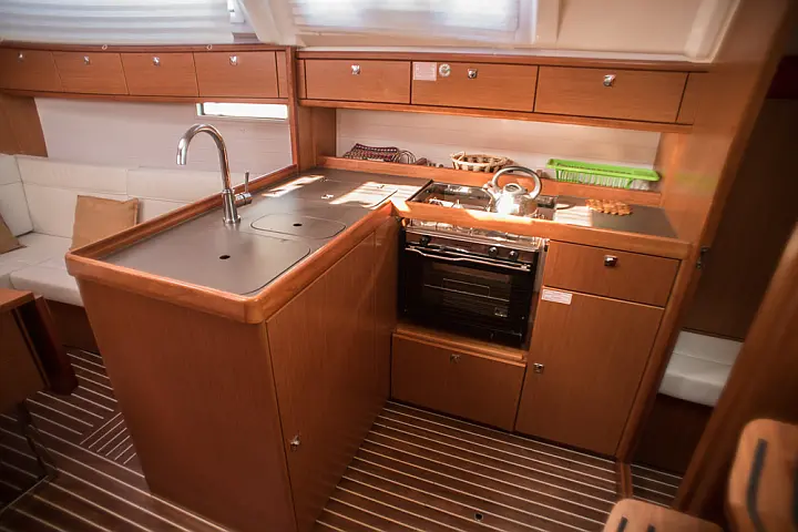 Bavaria Cruiser 37 - 